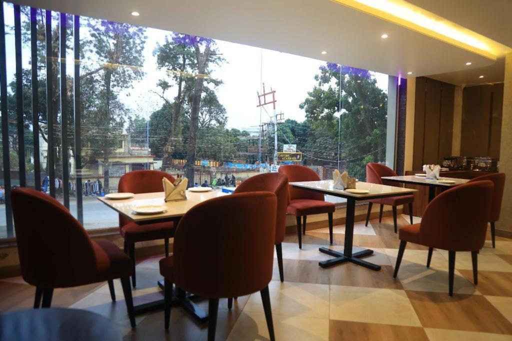 Sapphire Sky Hotel 데라둔 외부 사진