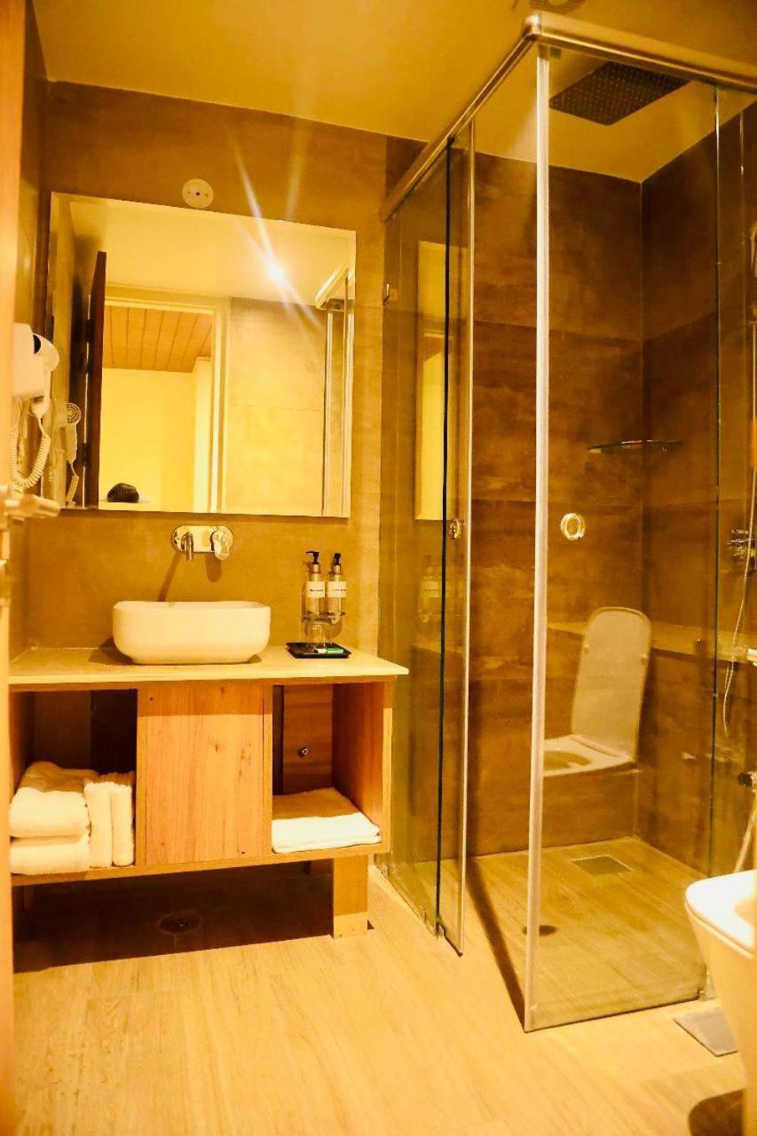 Sapphire Sky Hotel 데라둔 외부 사진