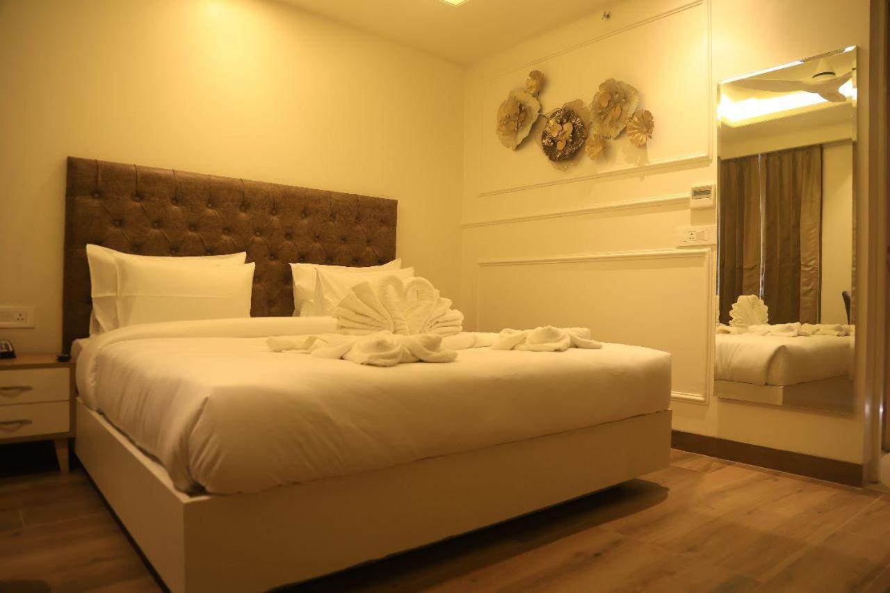 Sapphire Sky Hotel 데라둔 외부 사진